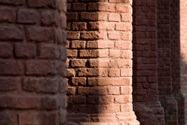 Brick Pillars Installation in Santa Maria
